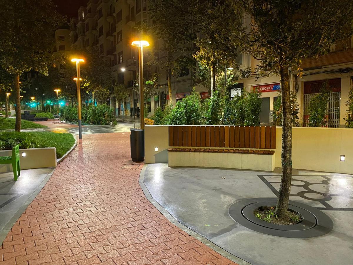 Apartamento La Alameda De Indautxu Билбао Екстериор снимка